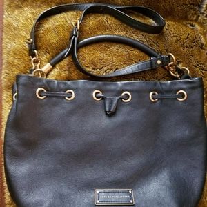MARC JACOBS Black  LEATHER DRAWSTRING CROSSBODY La